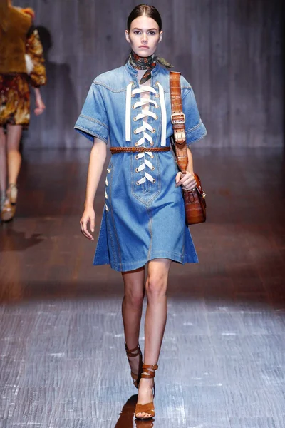 Look 9